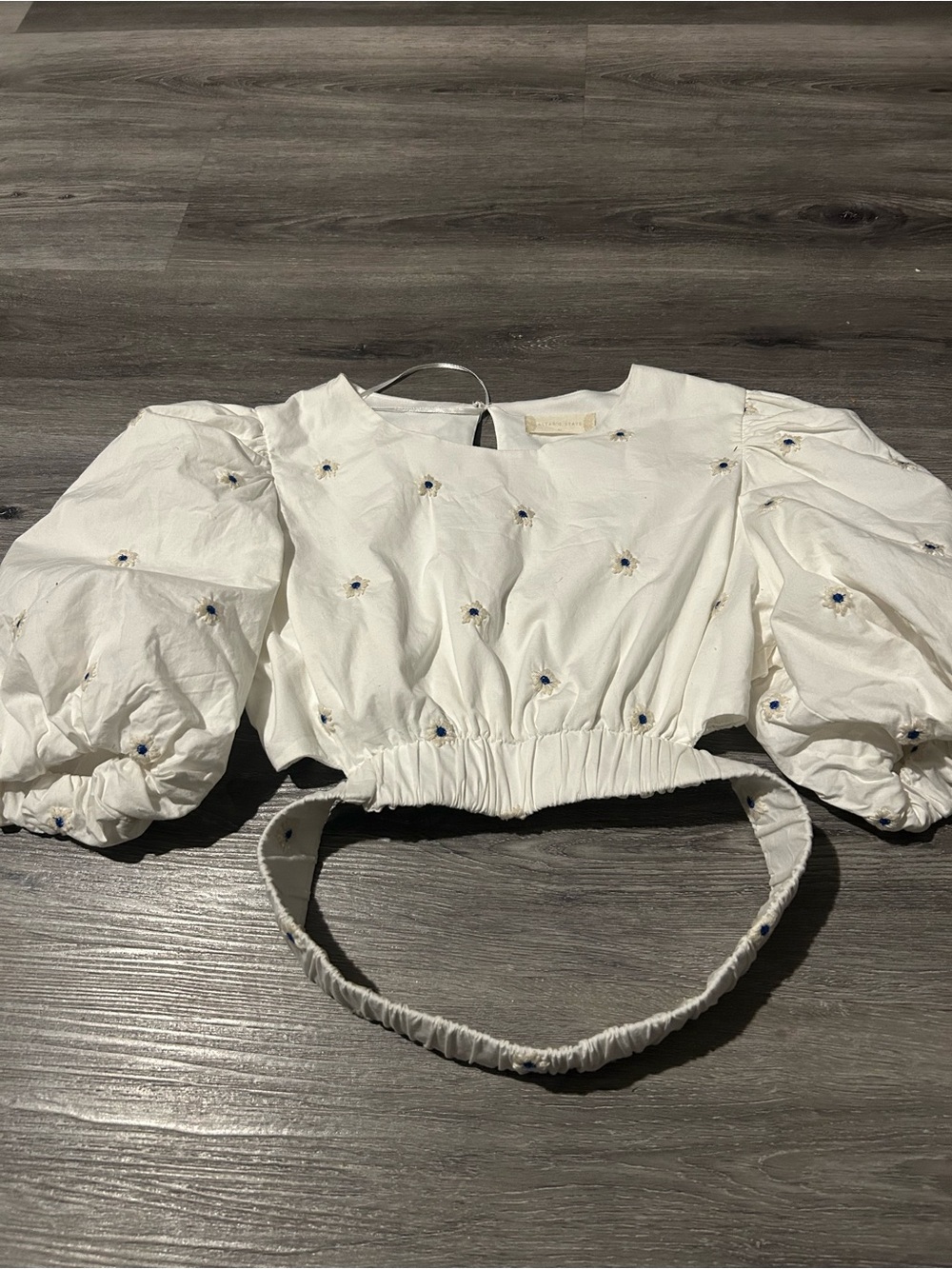 Women's White Puff-Sleeve Embroidered Crop Top
